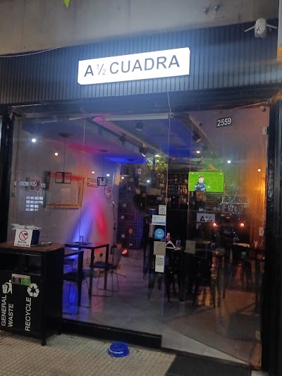 A media cuadra — Villa Urquiza