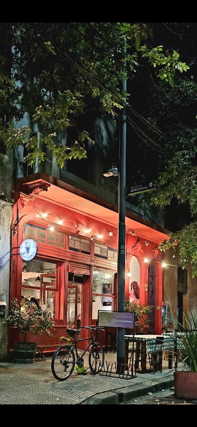Lucrecia vinos — Chacarita