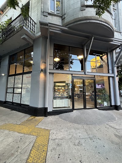LAURITA Cafe De Especialidad & Panaderia — Almagro