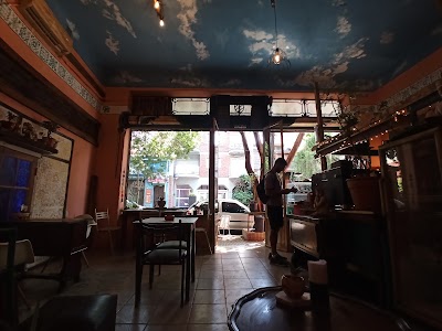 Café de Buda Madre // "el templo del cafe" — Caballito