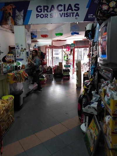 Pet Shop Jeni — Almagro
