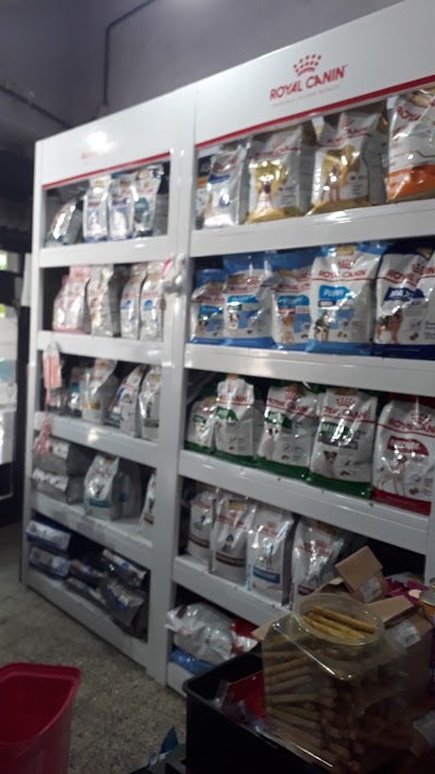 León Pet shop — Villa Ortúzar