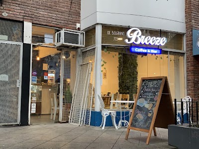 Breeze Café • Burgers • Bar — Monserrat